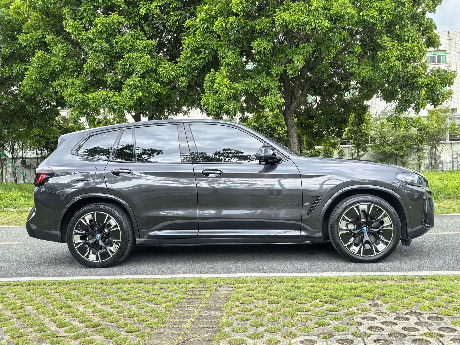 BMW iX3, 2024 4