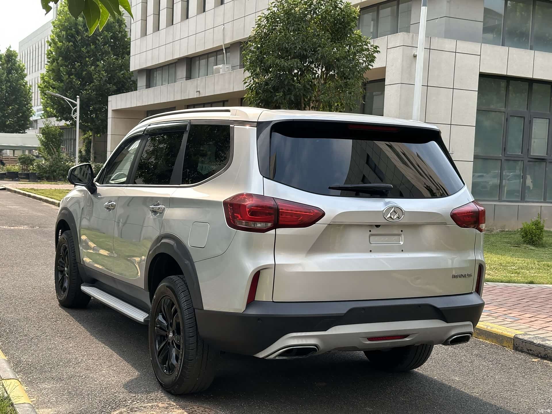 Maxus D90, 2018 4