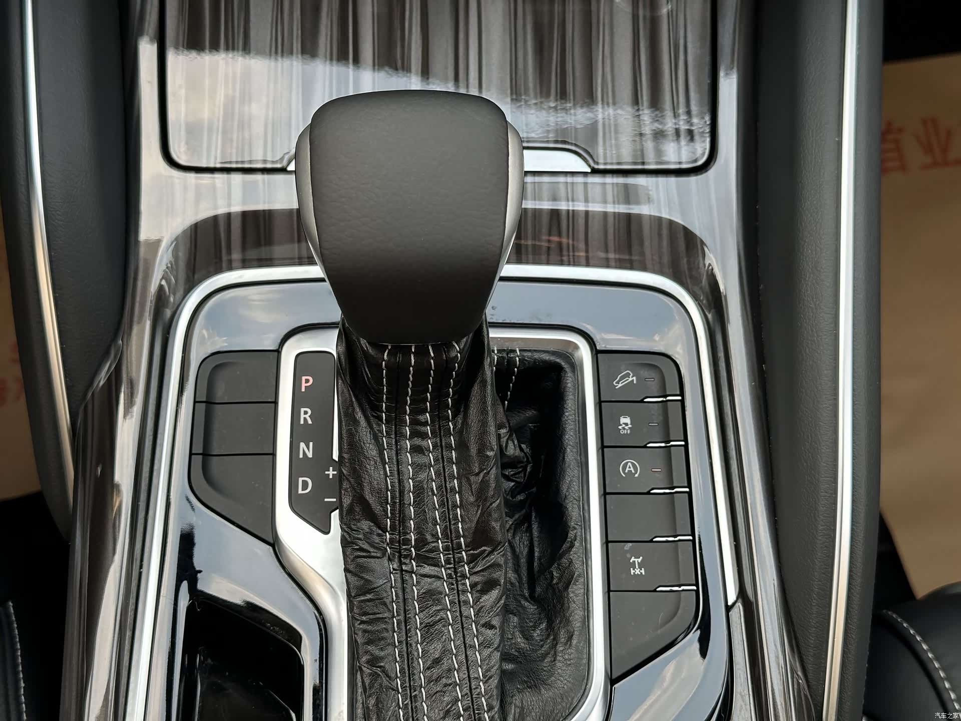 Maxus D90, 2018 17