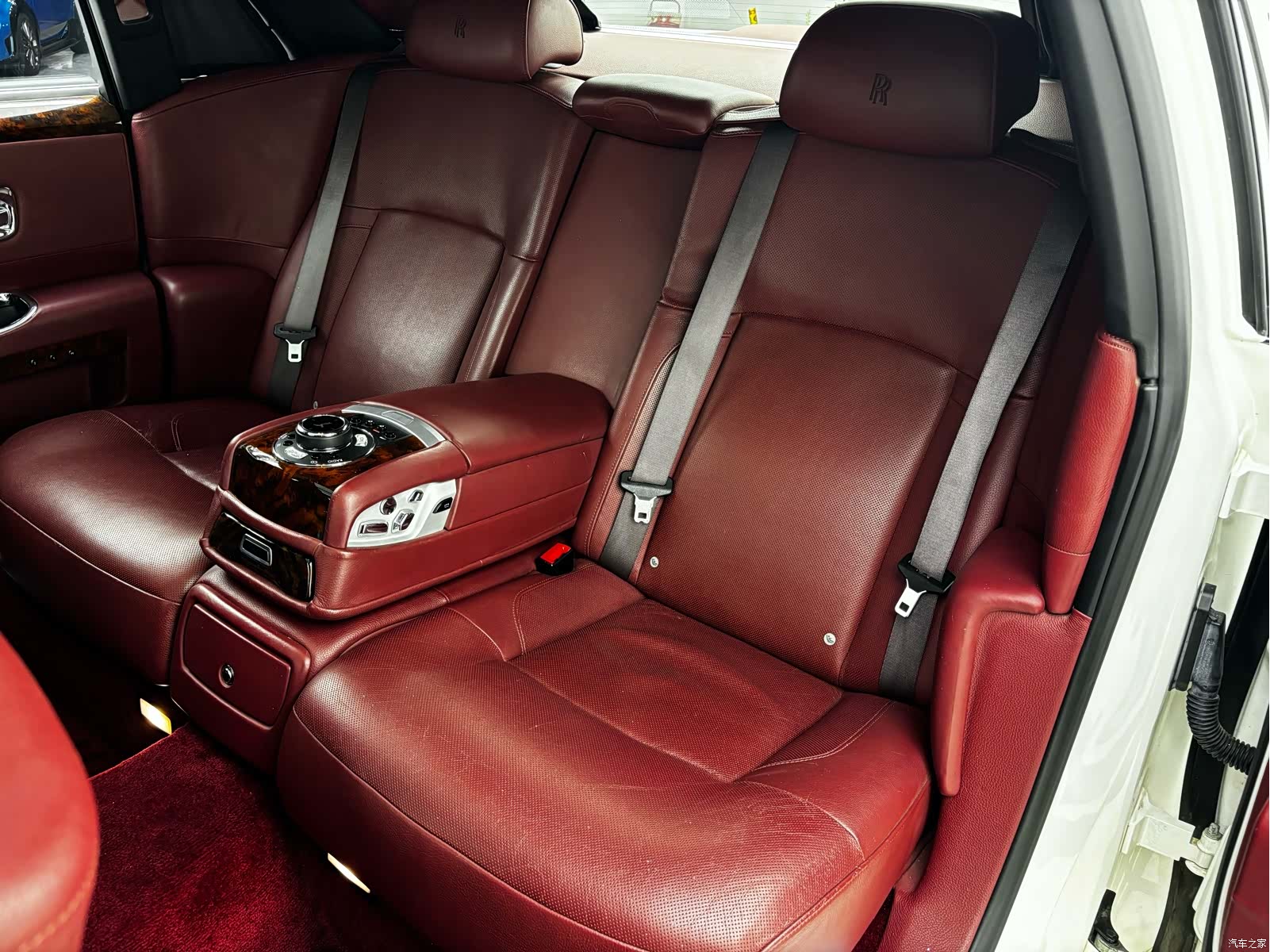 Rolls-Royce Ghost, 2016 21