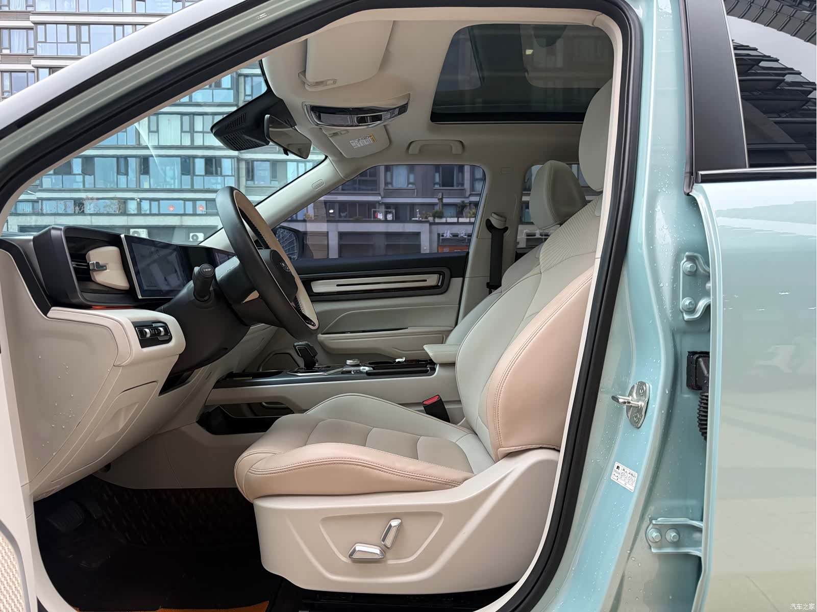 Geely Icon, 2023 4