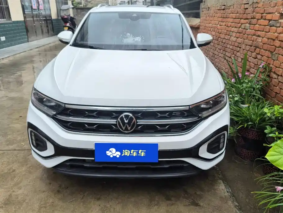 Volkswagen T-ROC exploring Songs