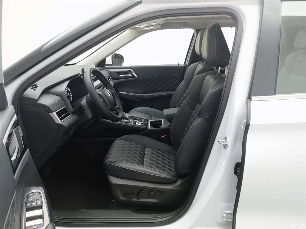 Mitsubishi Outlander, 2023 10