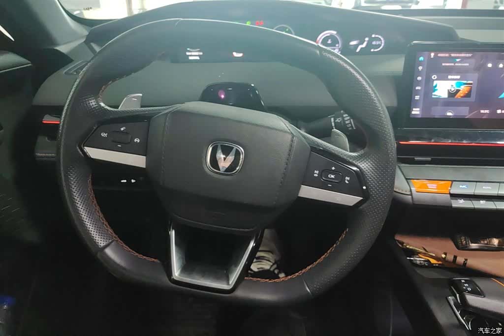 Changan UNI-V, 2022 15