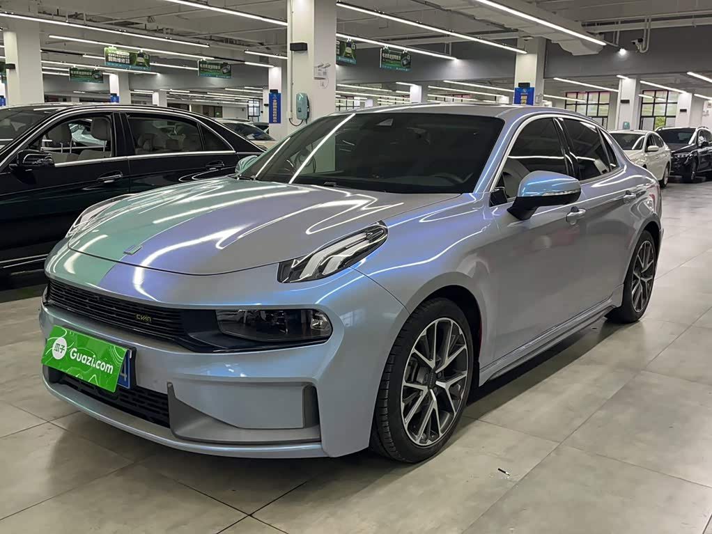 Lynk & Co 03