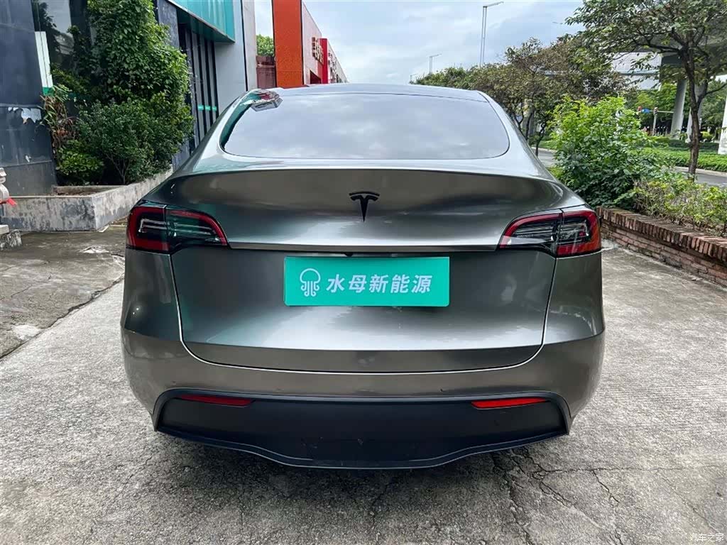 Tesla Model Y, 2021 8