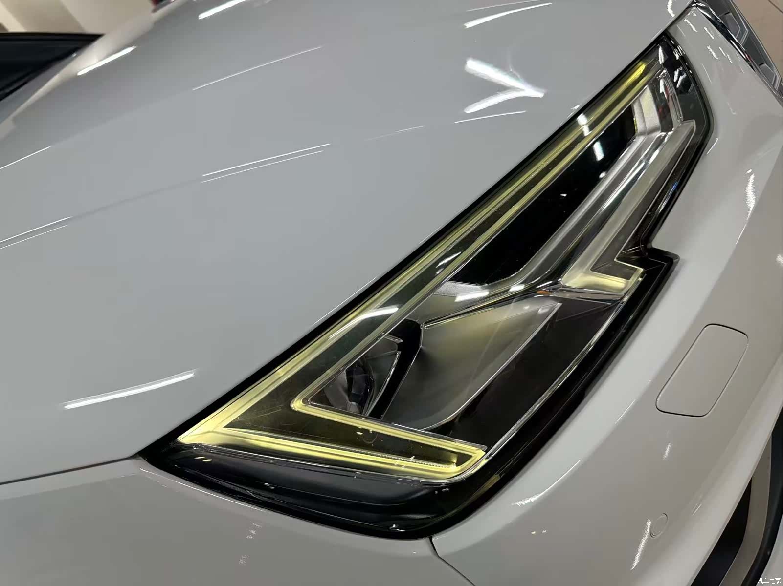 Audi A4L, 2019 15