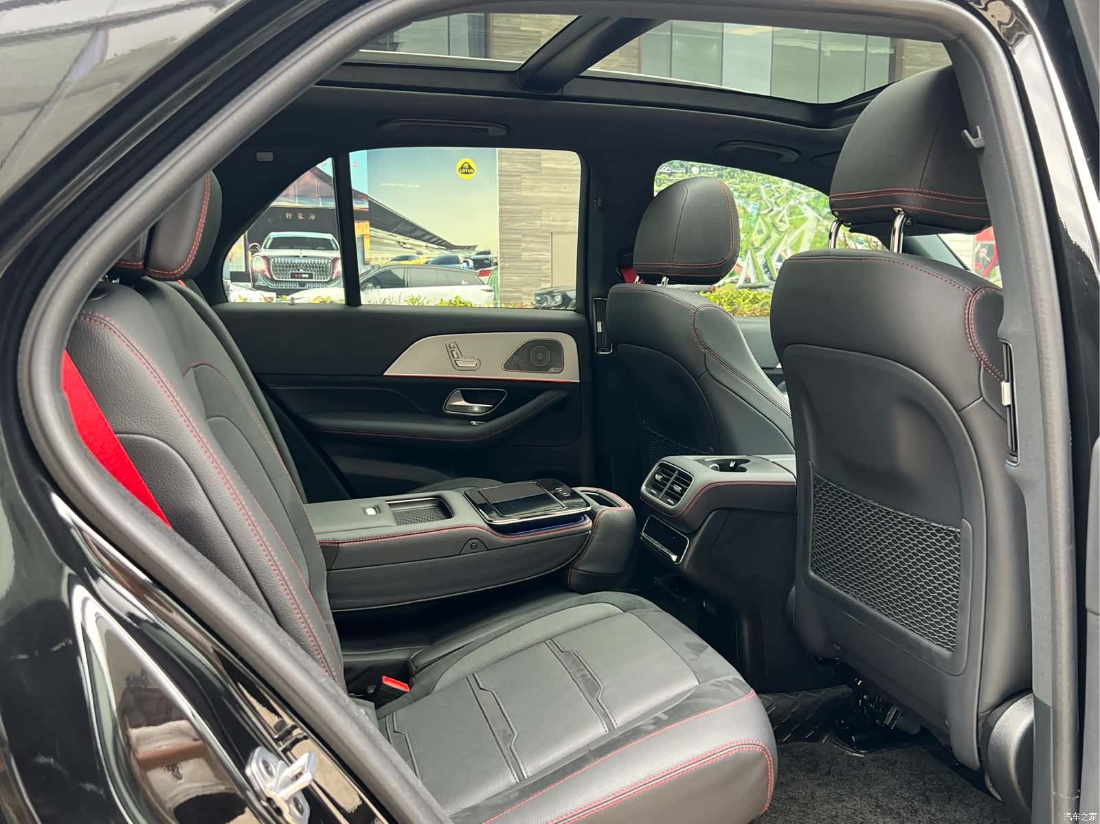 Mercedes-Benz GLE, 2024 13