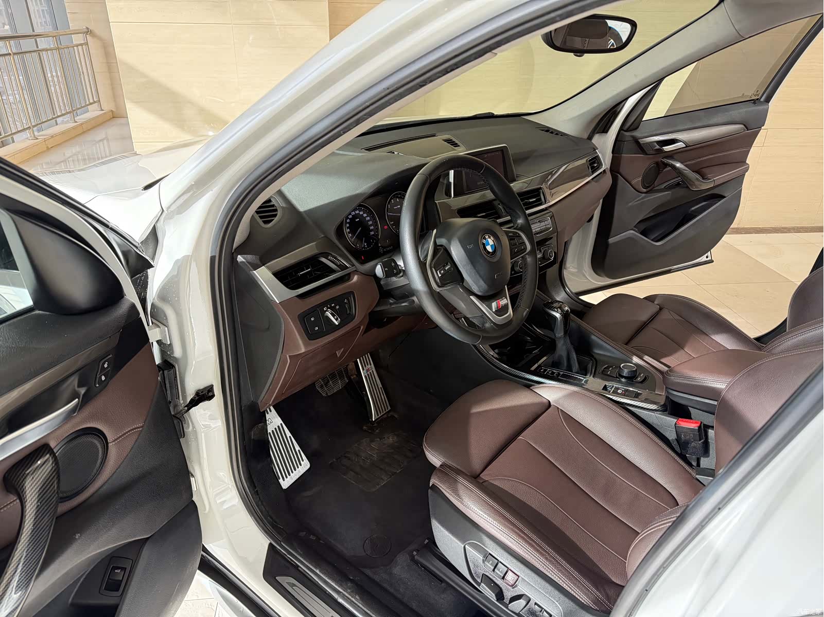 BMW X1, 2019 все фото