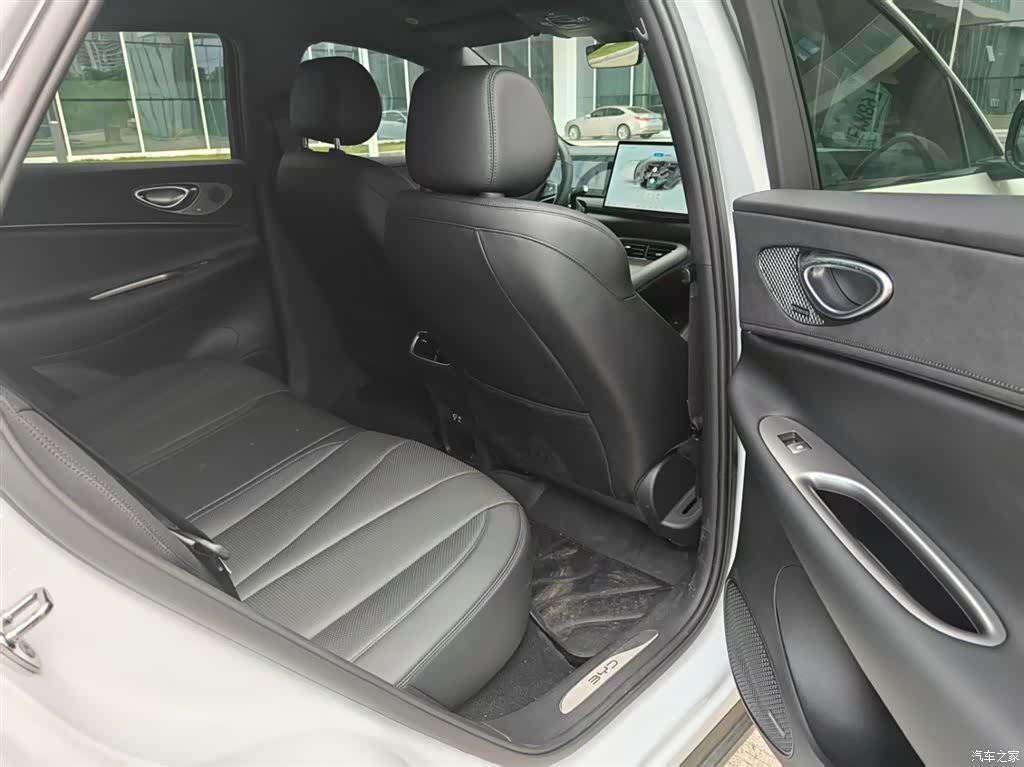 BYD HiAce, 2025 14