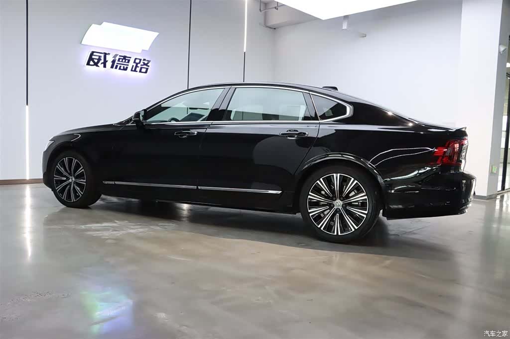 Volvo S90, 2022 все фото