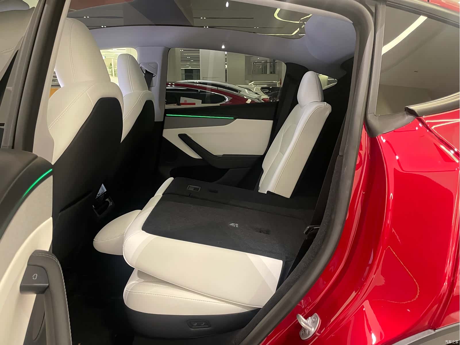 Tesla Model Y, 2025 12