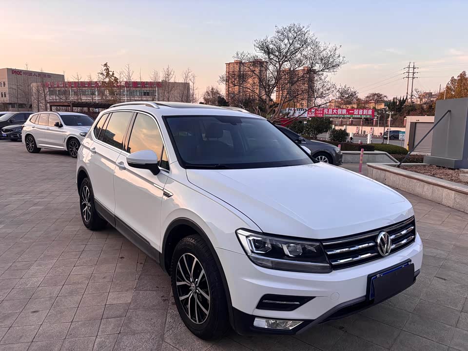 Volkswagen Tiguan L
