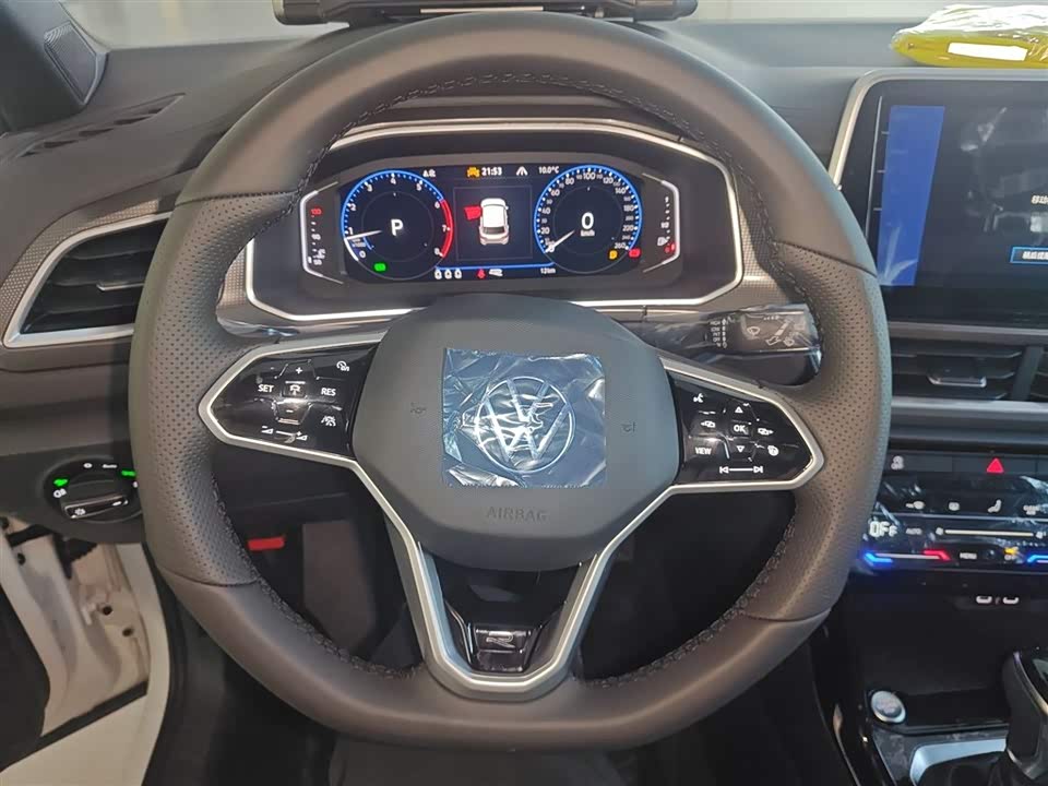 Volkswagen T-ROC exploring Songs