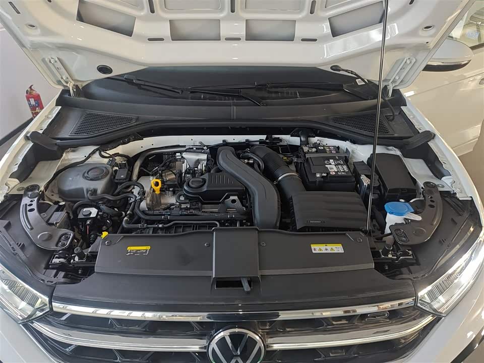 Volkswagen T-ROC exploring Songs