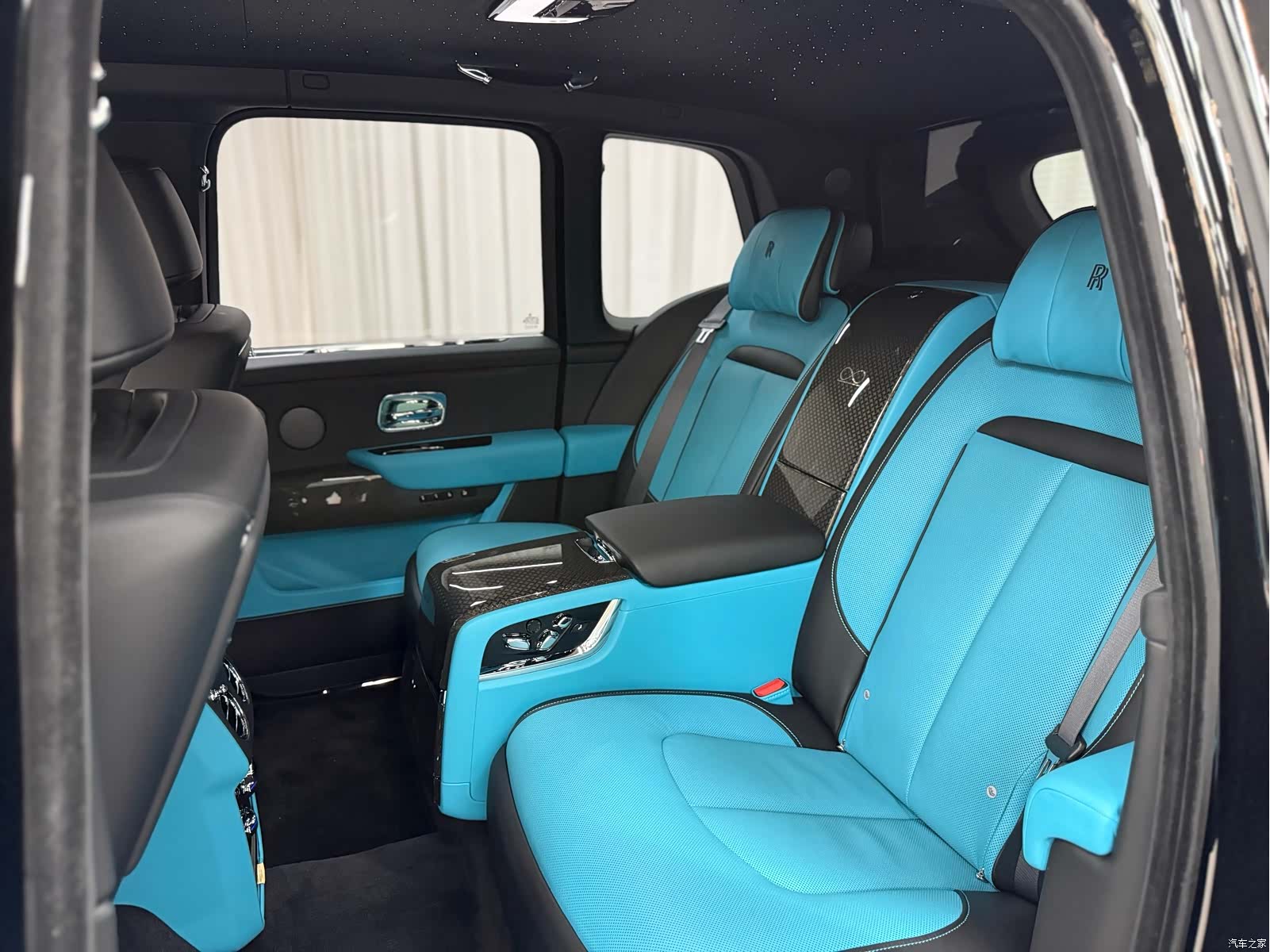 Rolls-Royce Cullinan, 2022 11