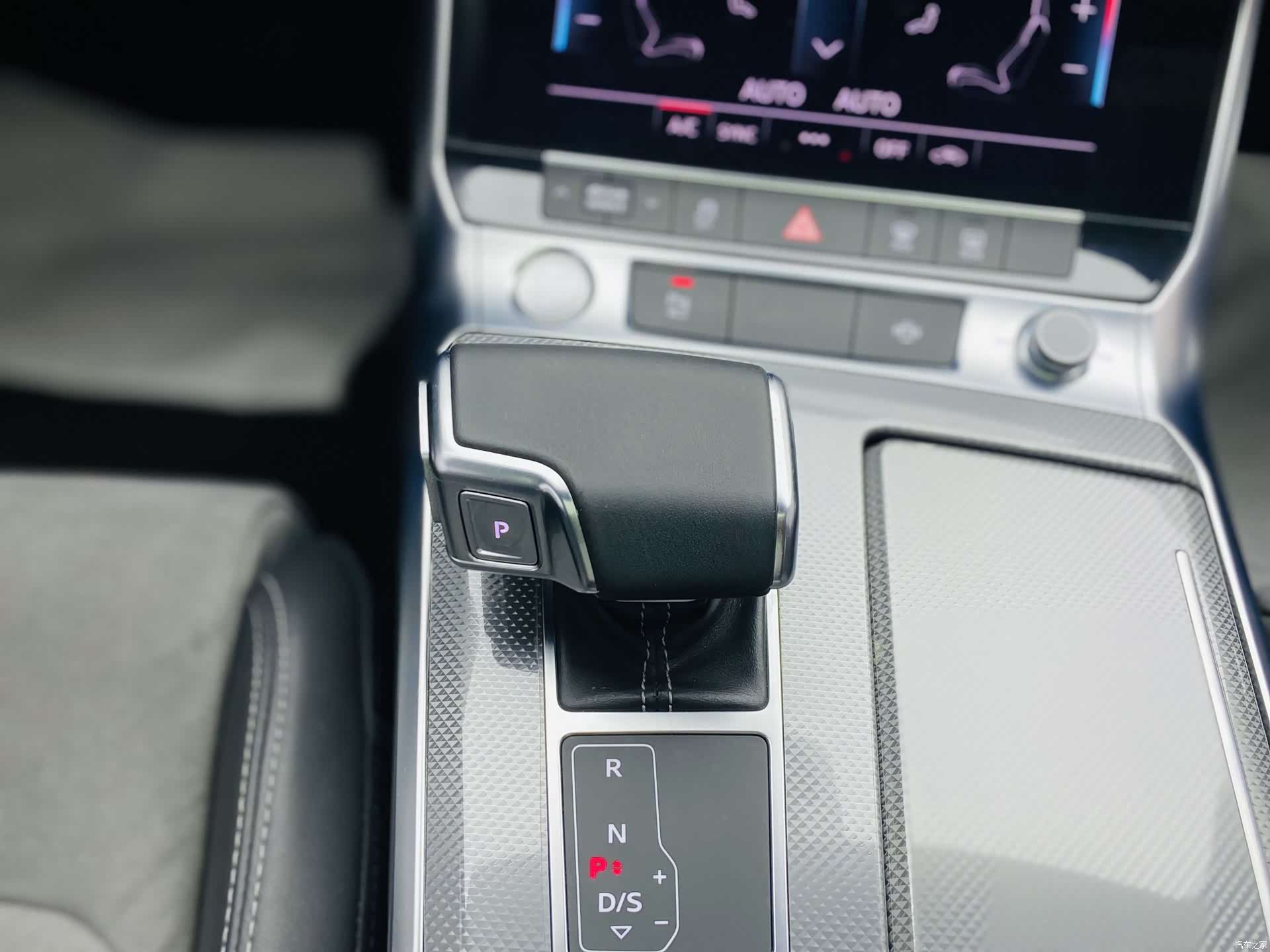 Audi A6L, 2019 11