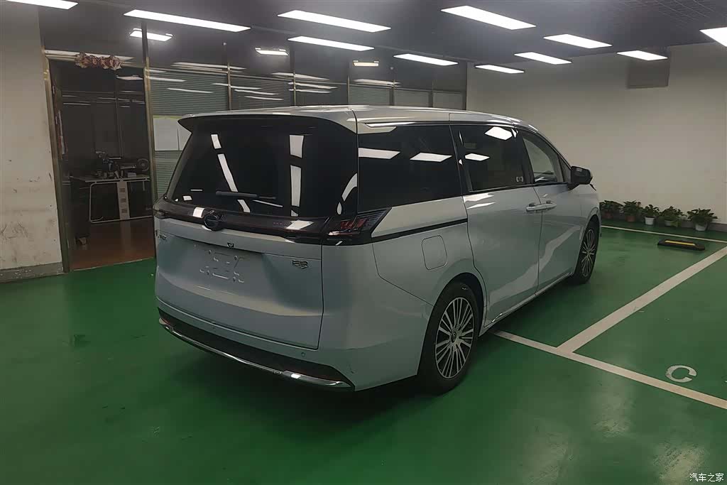Trumpchi E8, 2024 3