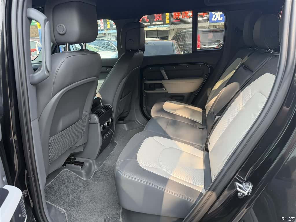 Land Rover Defender, 2022 все фото