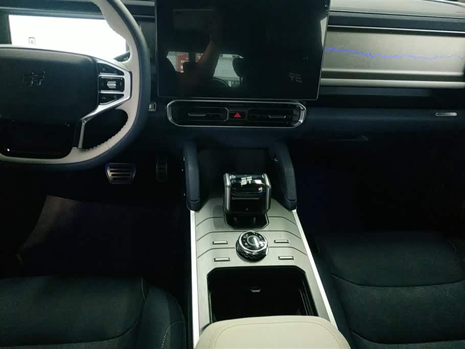 Jetour Jet Traveler C-DM