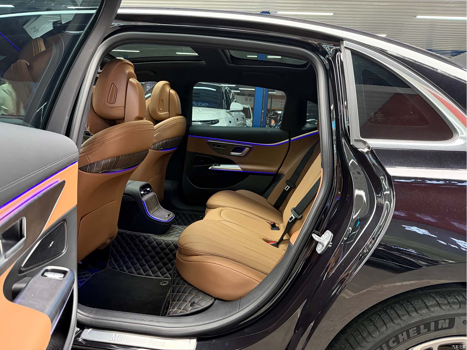 Mercedes-Benz E-Class, 2024 8