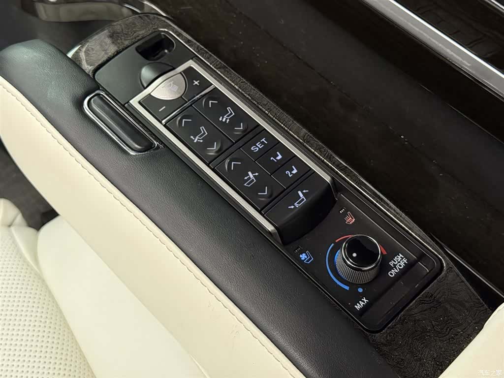 Toyota Coaster, 2023 28