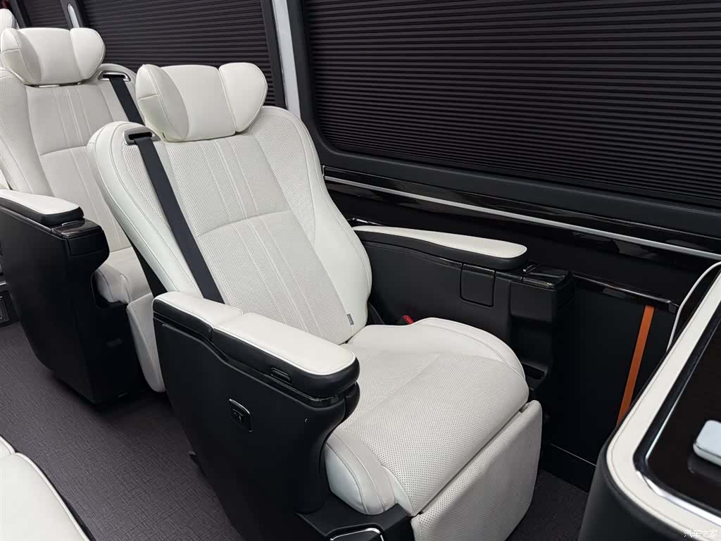 Toyota Coaster, 2023 33