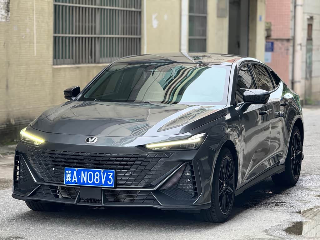 Changan UNI-V 2023 1.5T Premium