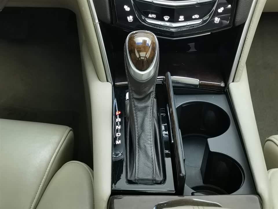 Cadillac XTS
