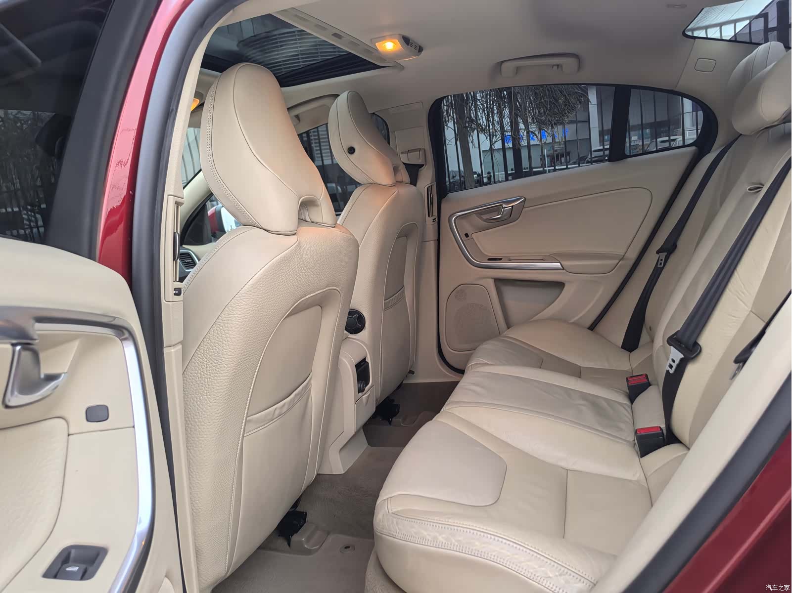 Volvo S60, 2011 13