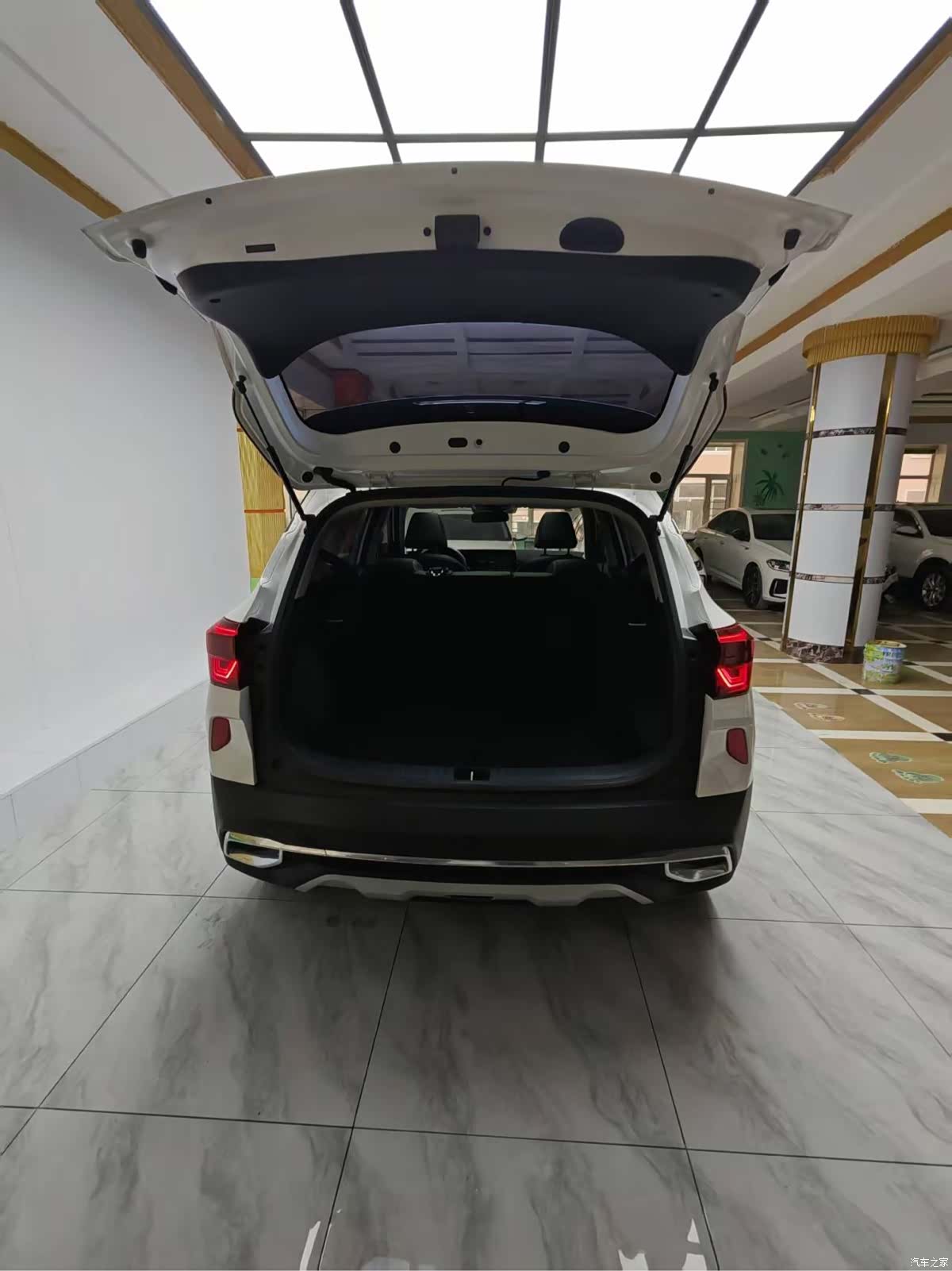 Kia KX3, 2021 11