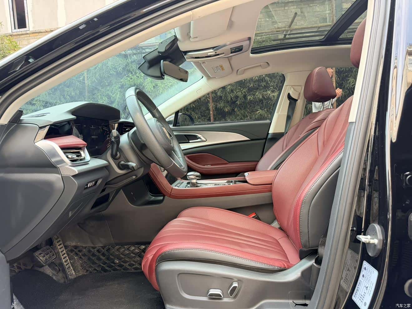 Hongqi H5, 2024 7