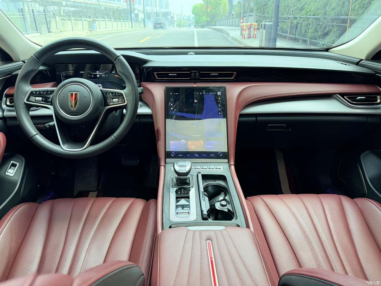 Hongqi H5, 2024 9