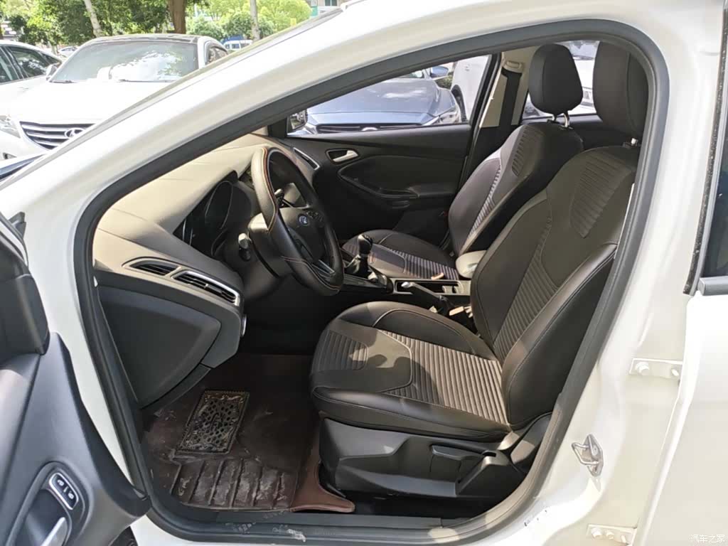 Ford Focus, 2016 11
