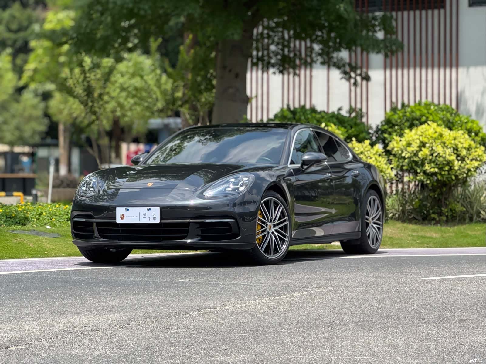 Porsche Panamera, 2017 1