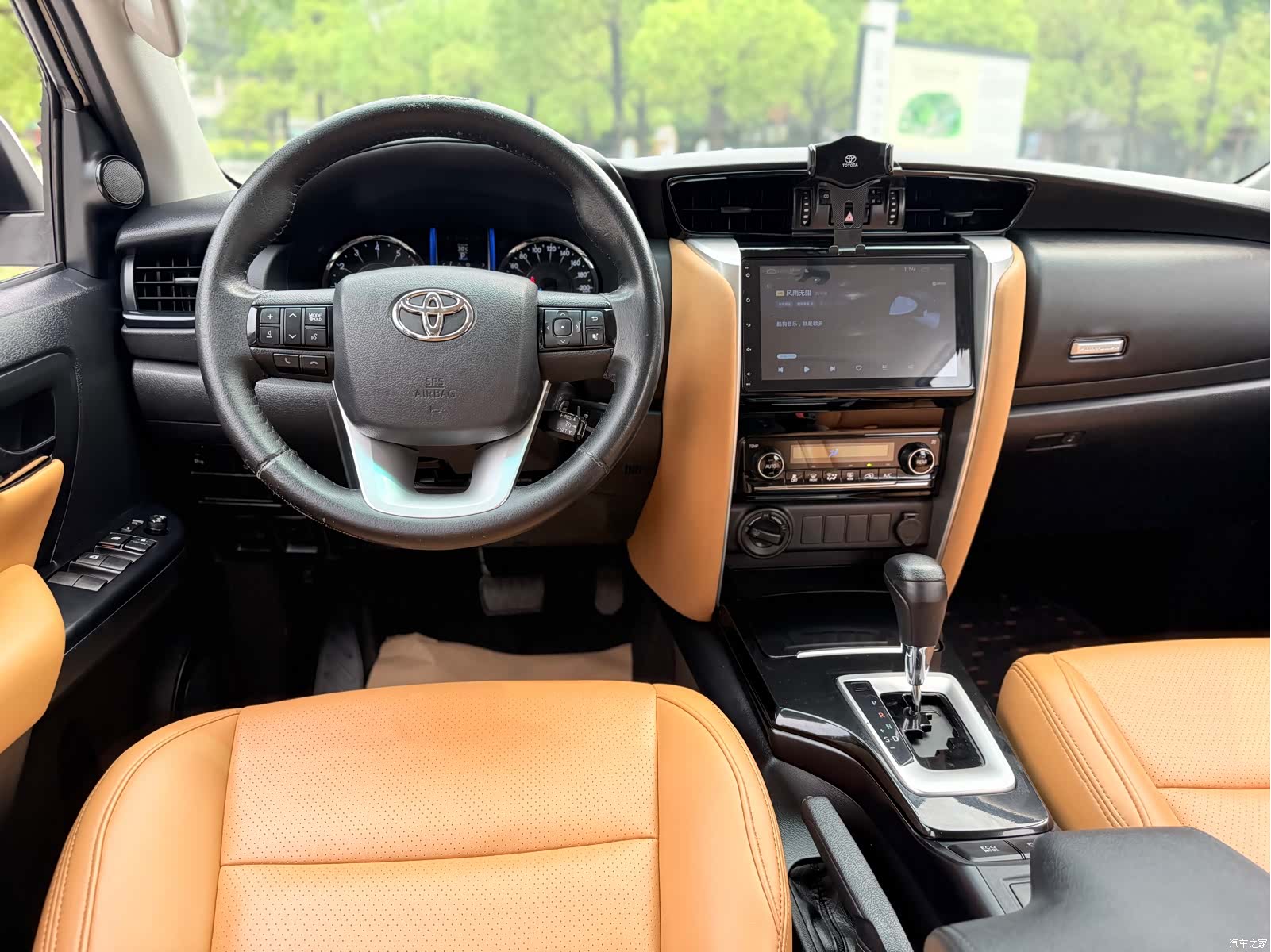 Toyota Fortuner, 2018 18