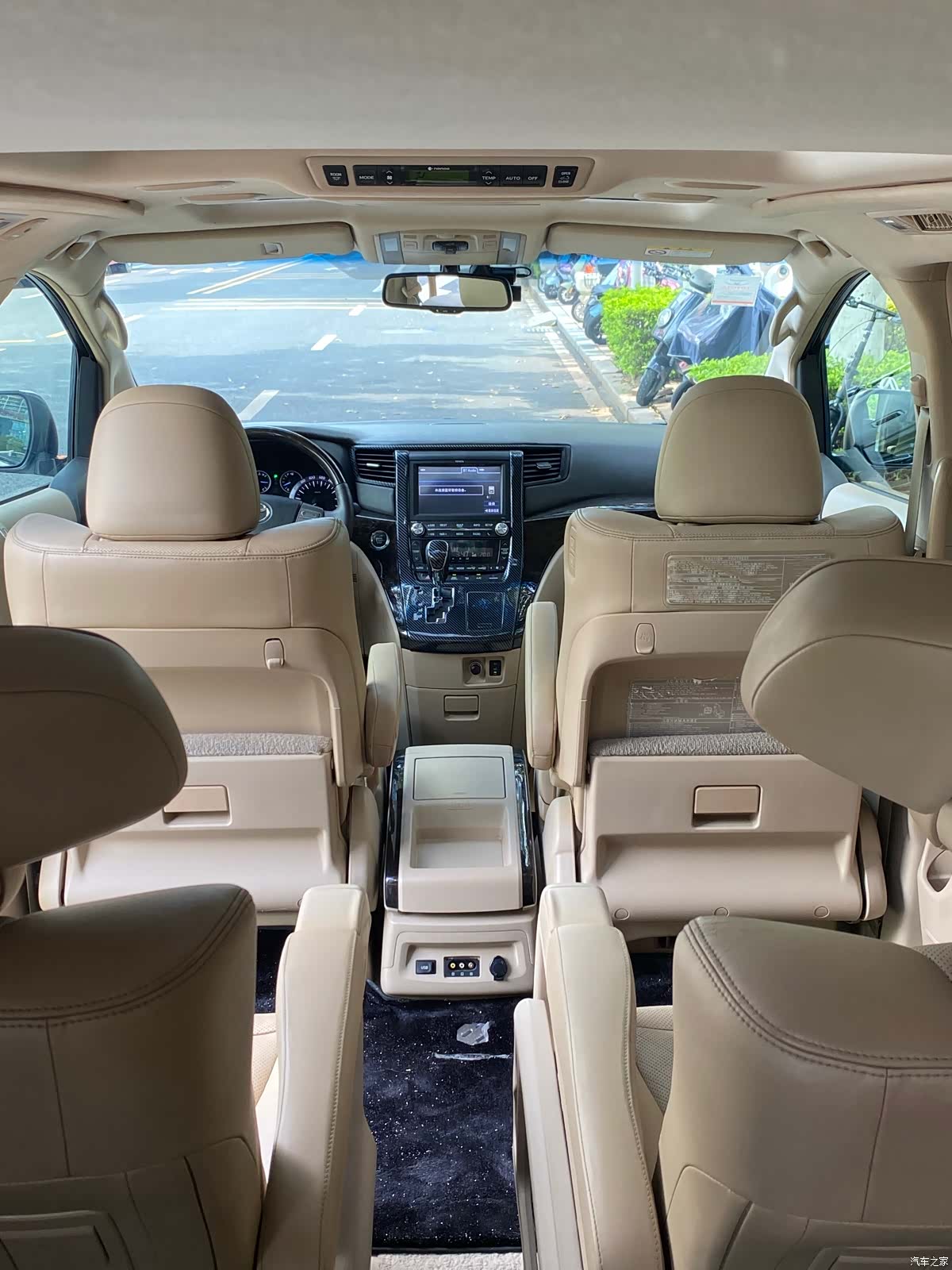 Toyota Alphard, 2012 17