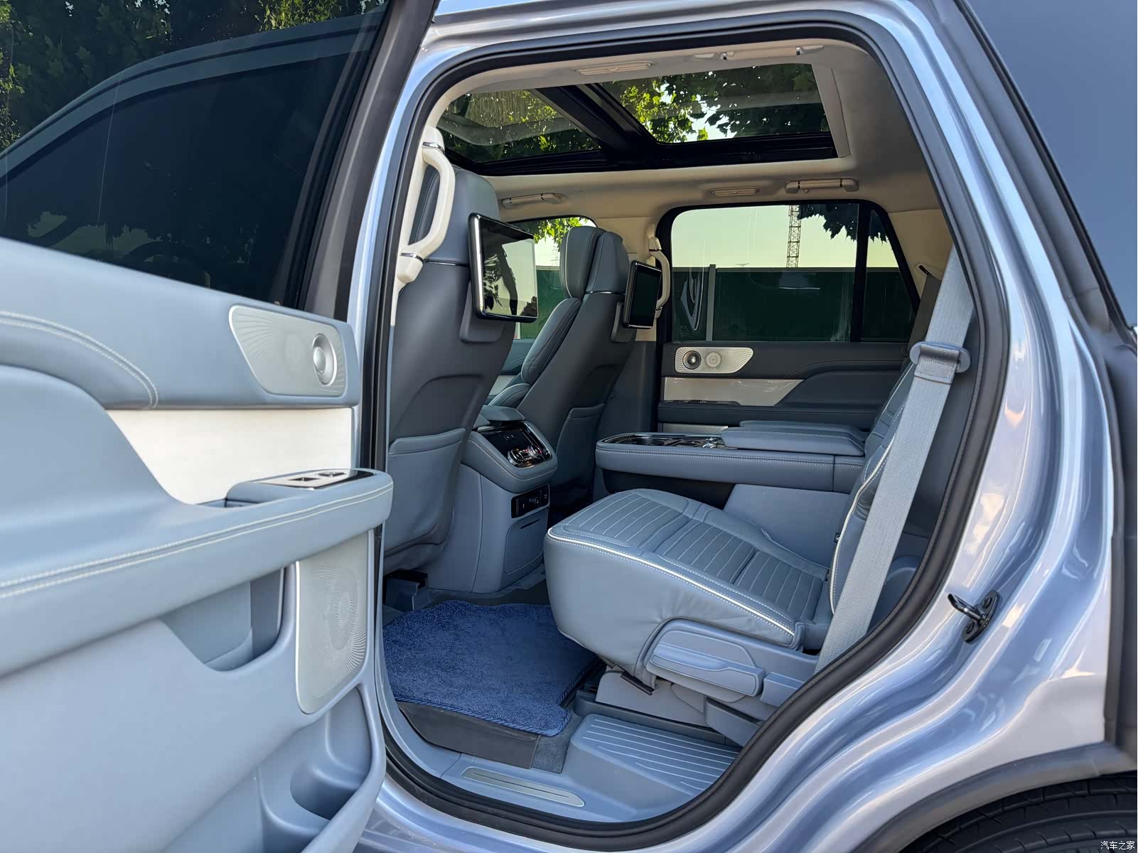 Lincoln Navigator, 2019 31