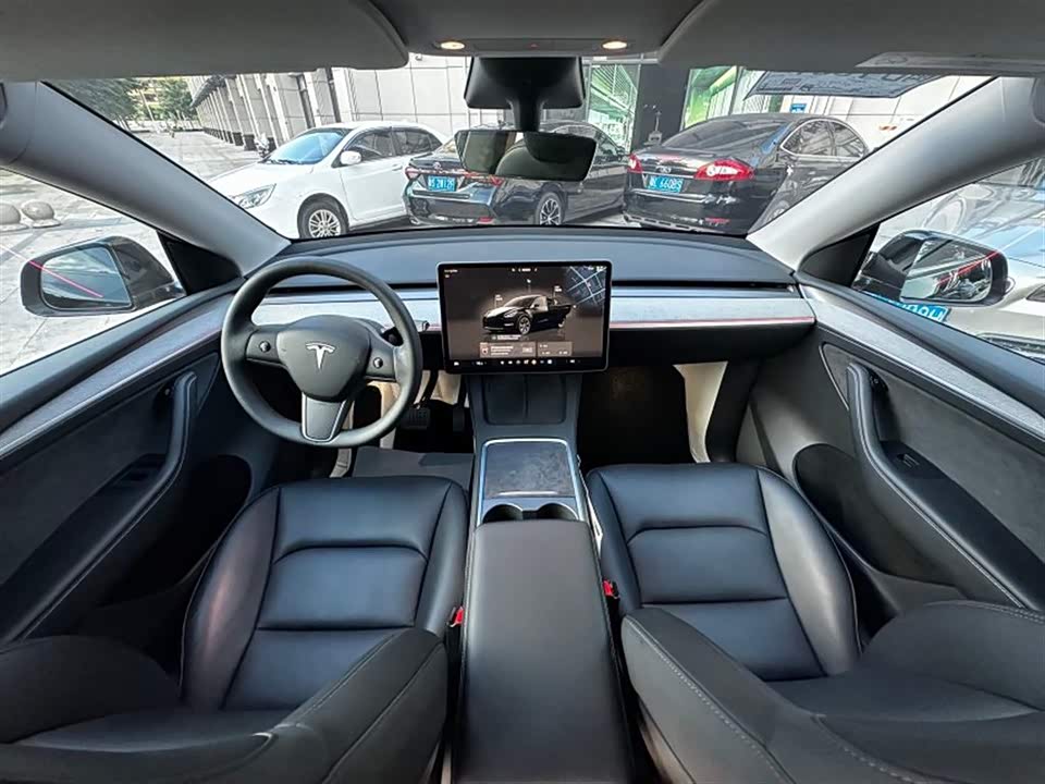 Tesla Model Y Tesla Model Y