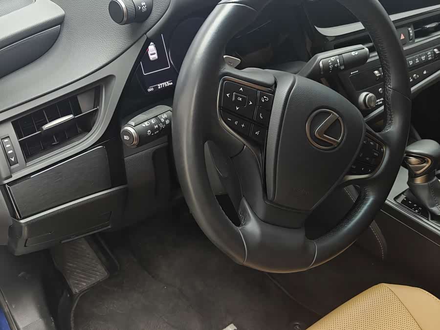 Lexus ES 2023, фото 4