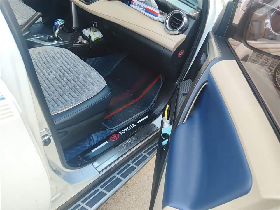 Toyota RAV4 Rongfang