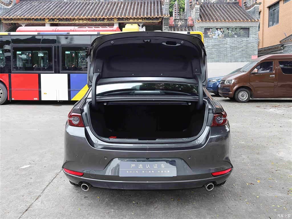 Mazda Mazda3, 2023 15