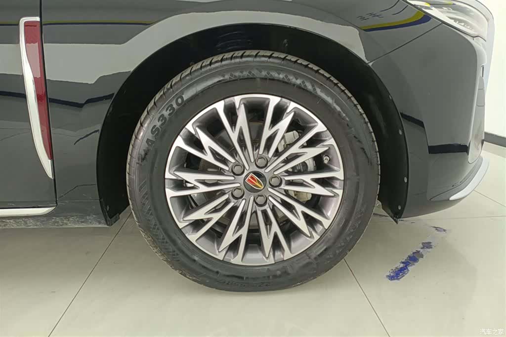 Hongqi H5, 2024 6