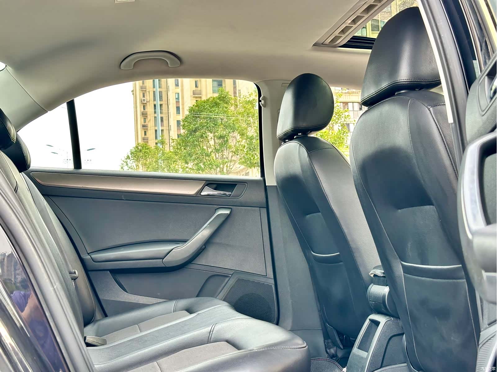 Volkswagen Santana, 2015 30