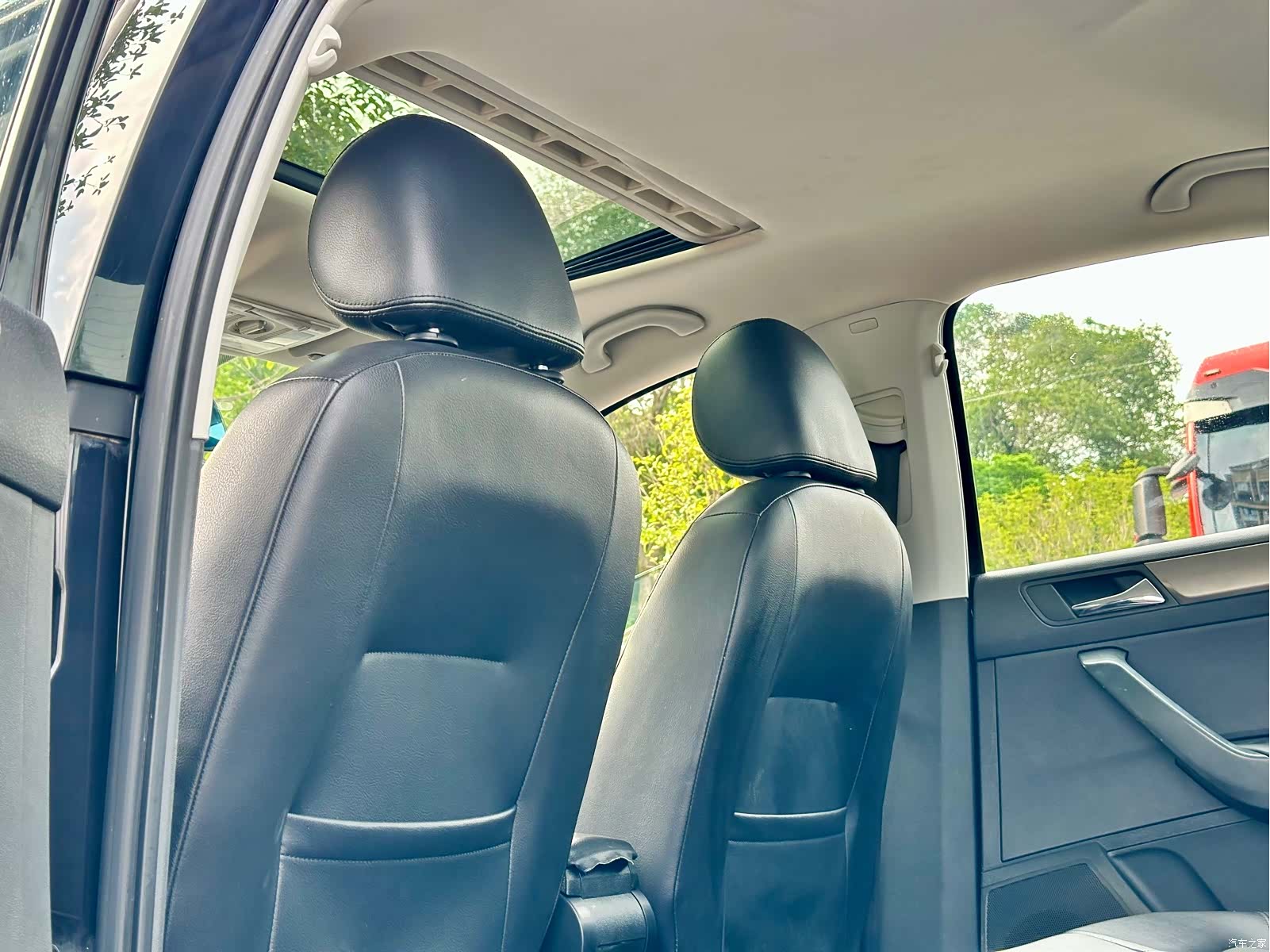 Volkswagen Santana, 2015 31