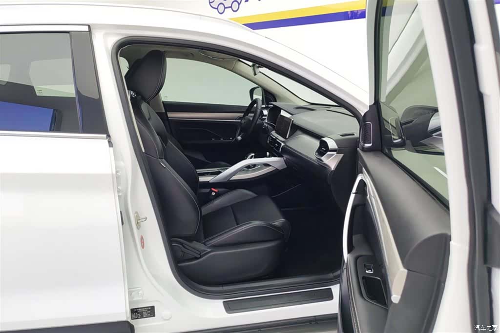 Geely Coolray, 2020 8