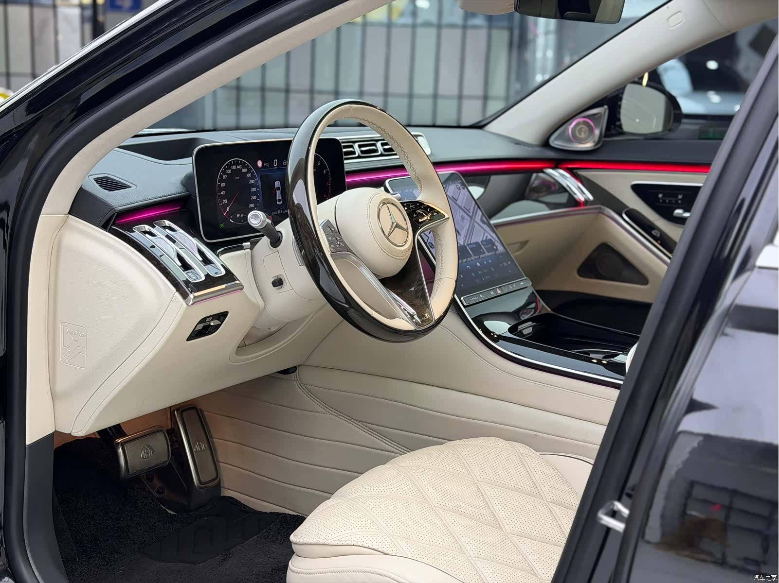 Maybach S-Class, 2023 4