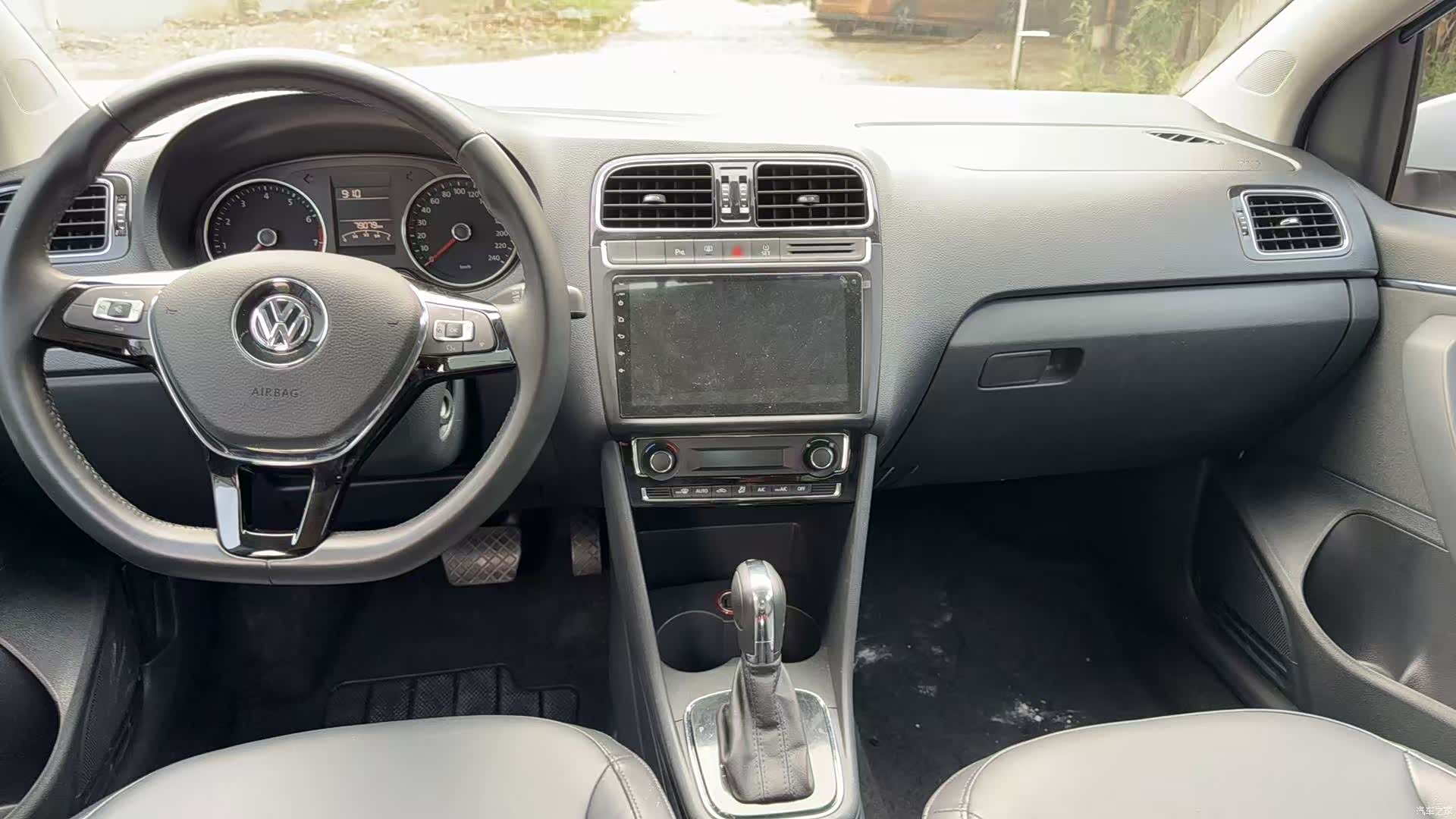 Volkswagen Polo, 2015 4
