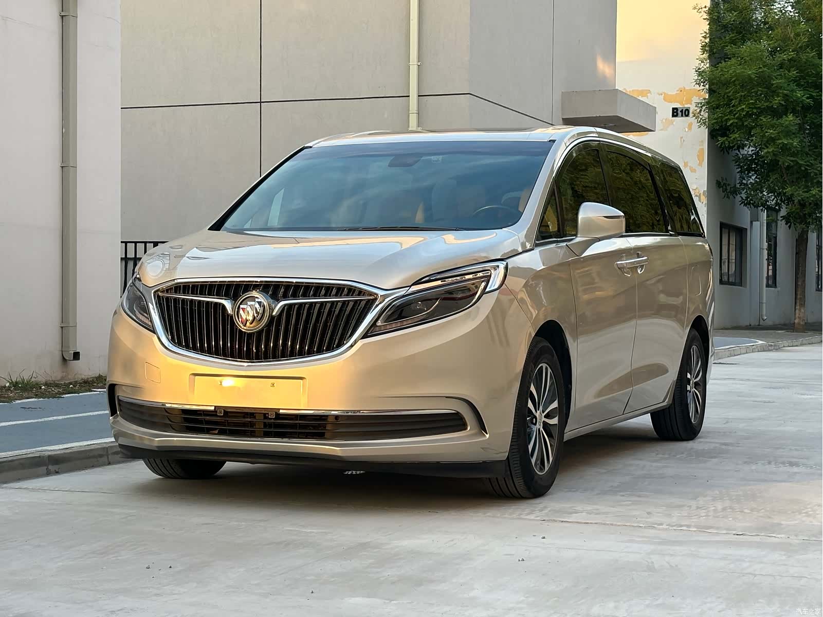 Buick GL8, 2018 1