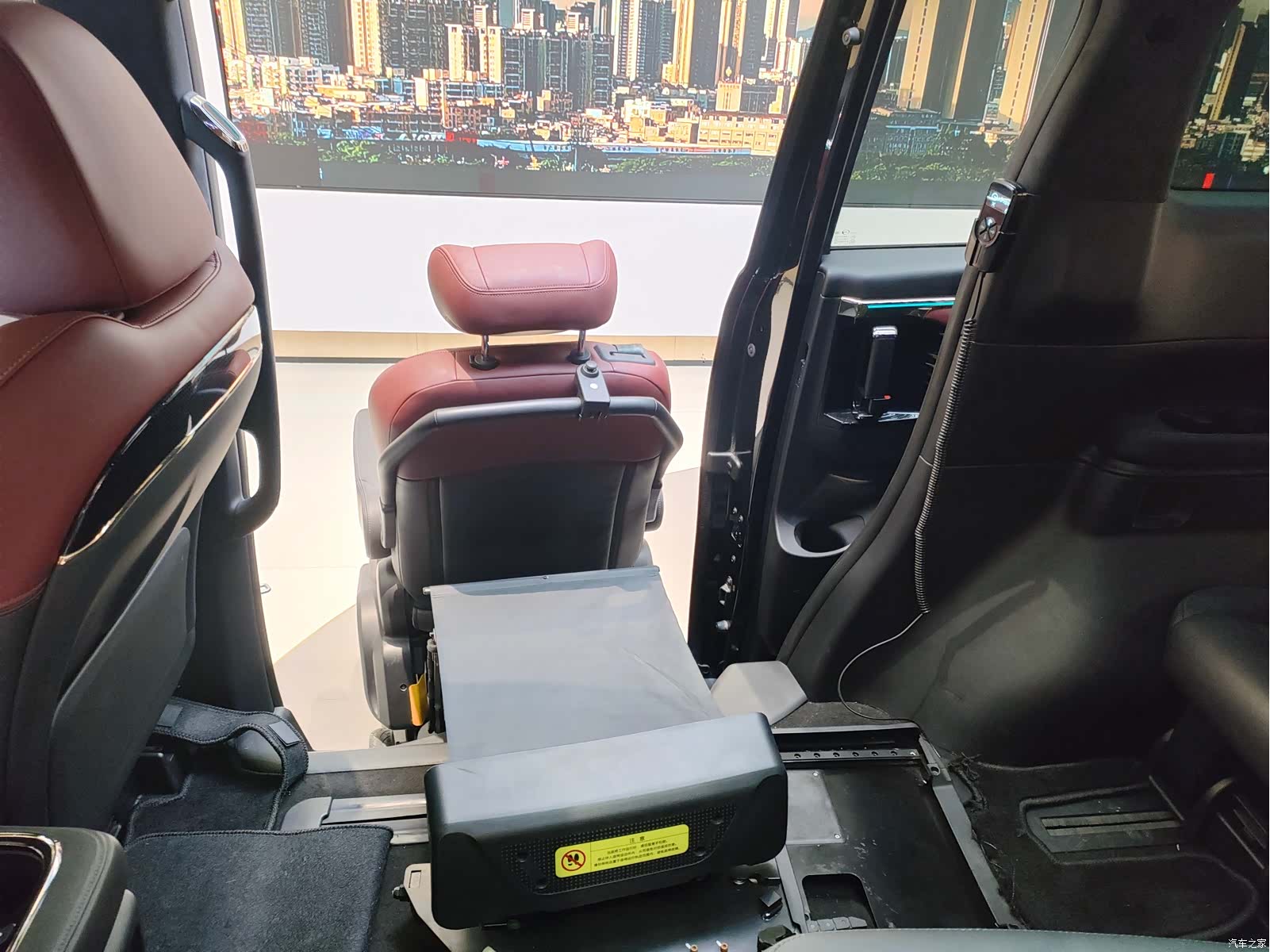 Trumpchi E9, 2026 14